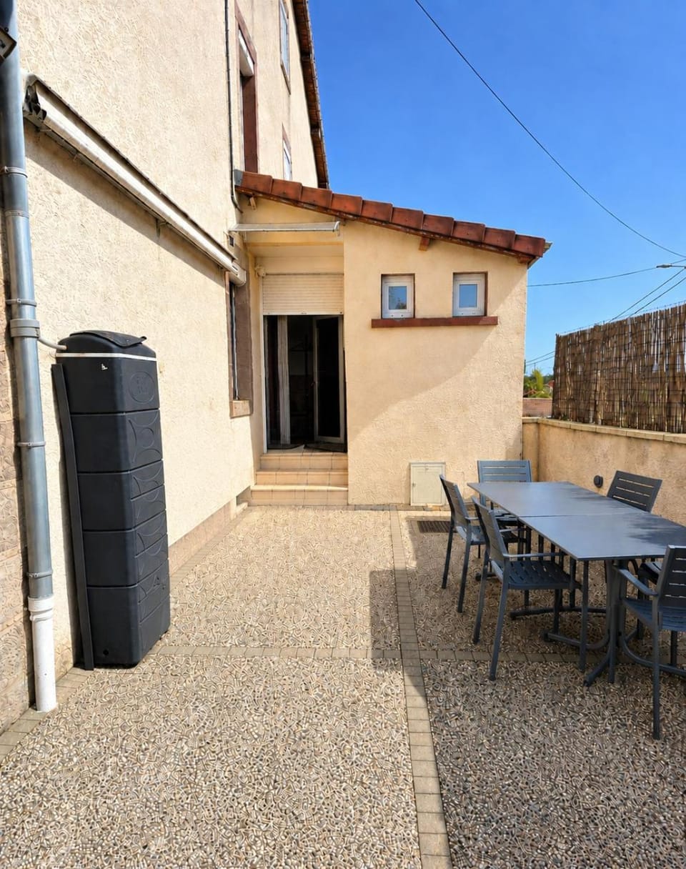 Inner courtyard view