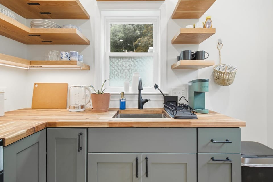 Kitchen or kitchenette, stove