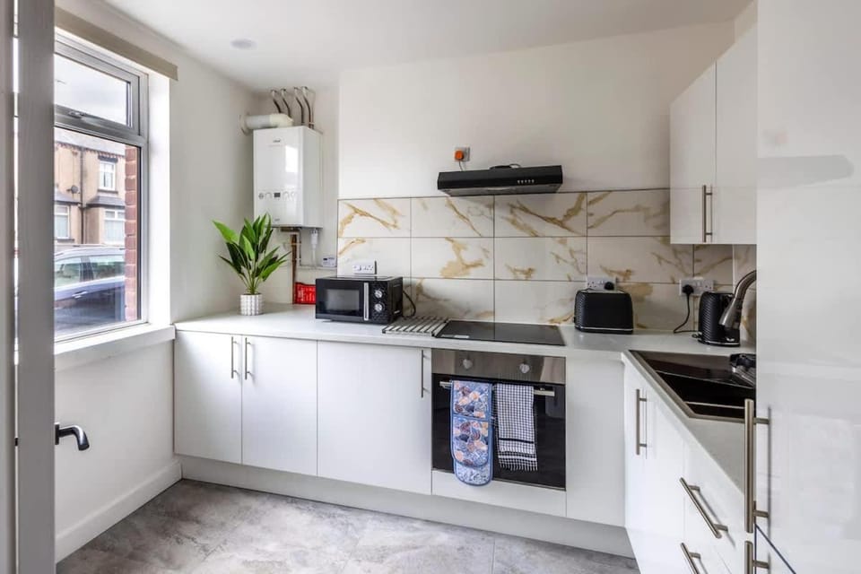 Parking - Wi-Fi-10 mins to Beaches -Close to Tram House in Barrow-in-Furness
