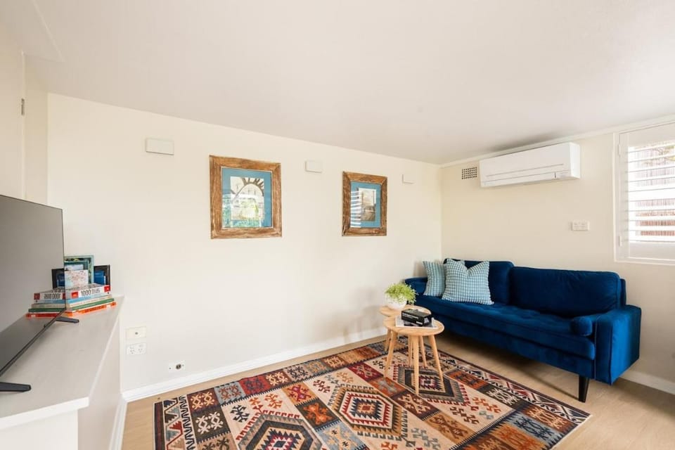 Green Scape - Whale Beach Apartment in Pittwater Council