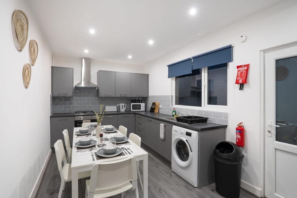 10 Mins BAE Systems -Contractor Stay -Free Parking Apartment in Barrow-in-Furness