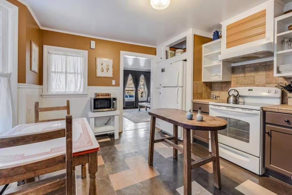 Roaring Fork Suite at High West Spa House House in Glenwood Springs