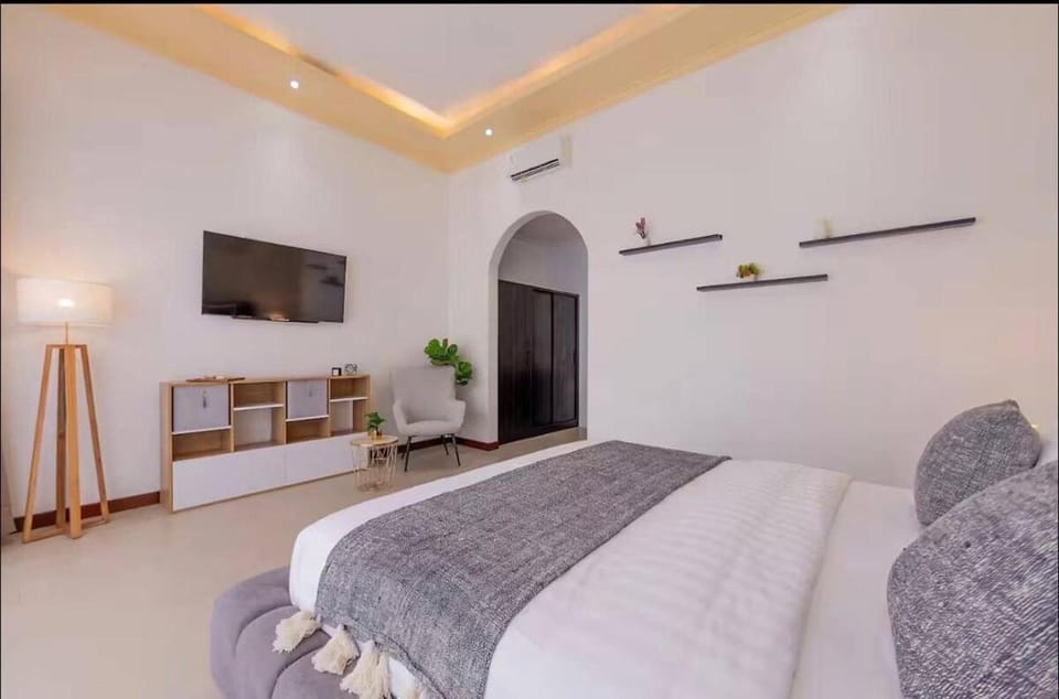 Tropical 1BR Villa with Private Pool Felix Berawa Villa in North Kuta