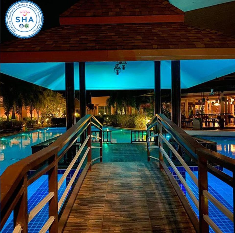 Swimming pool, Swimming pool