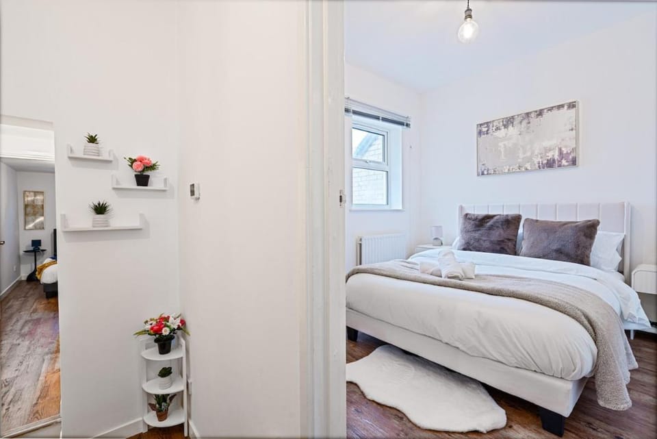 Newly Refurbished 2-bed flat in the heart of Bermondsey Apartment in London Borough of Southwark