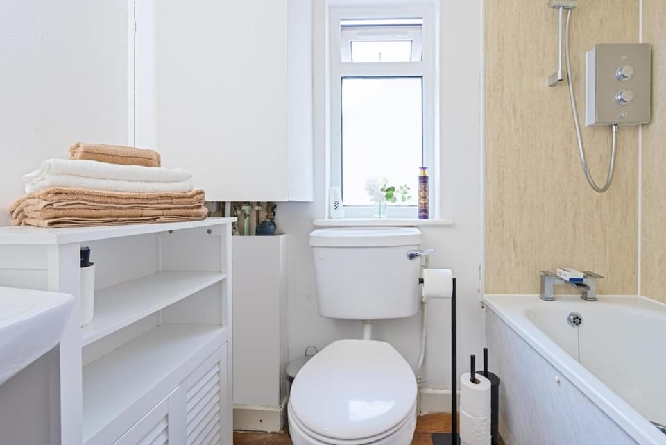 Newly Refurbished 2-bed flat in the heart of Bermondsey Apartment in London Borough of Southwark