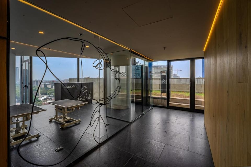 The R Line I UT Skyline Studio I City Views & Pool Apartment in Mexico City
