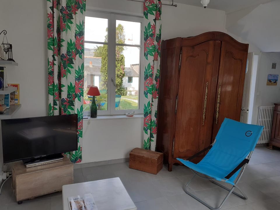 Maison Croisicaise avec Jardin et Animaux Bienvenus, Proche Port, 5 Couchages - FR-1-843-60 House in Le Croisic
