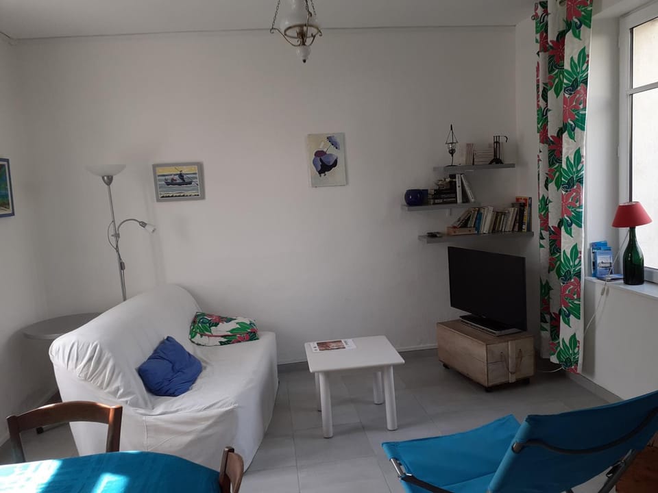 Maison Croisicaise avec Jardin et Animaux Bienvenus, Proche Port, 5 Couchages - FR-1-843-60 House in Le Croisic