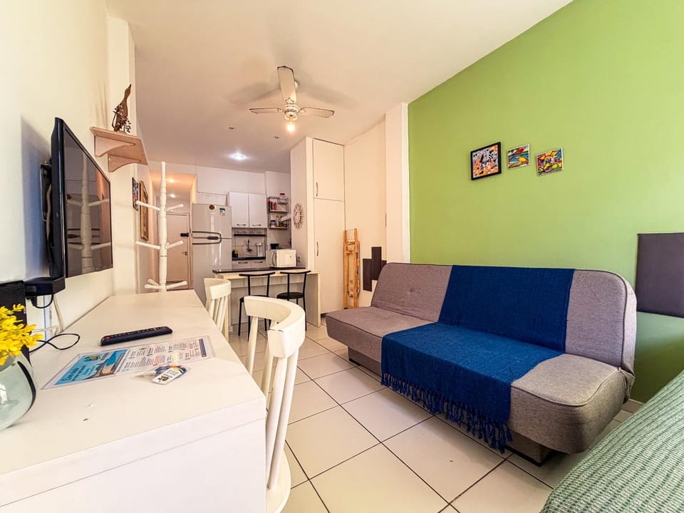 Communal lounge/ TV room, Bed, Living room