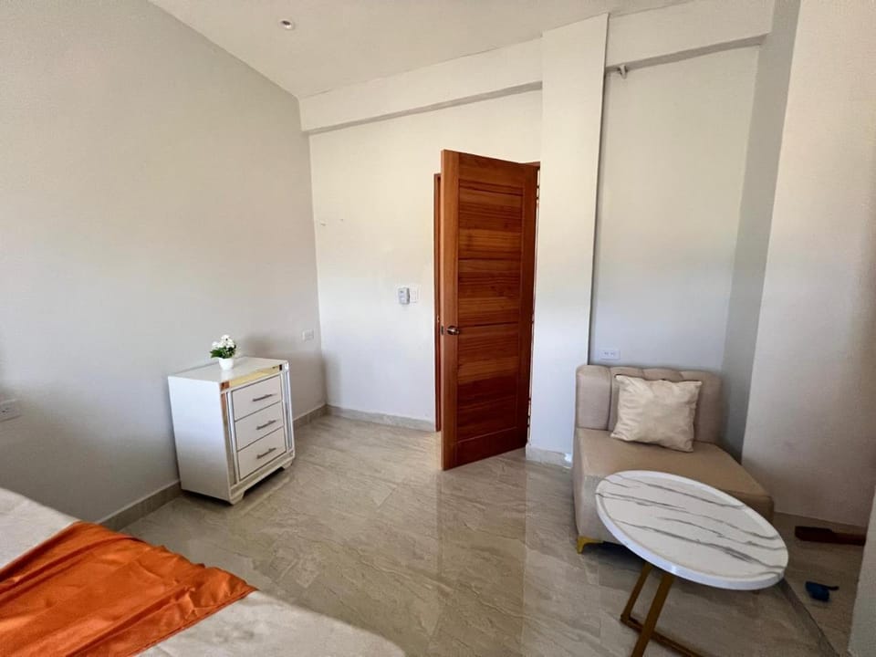 La Familia Aparta Hotel en Samaná Capsule hotel in Samaná Province