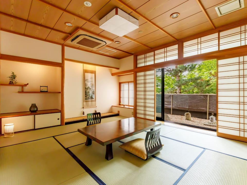 Living room, Photo of the whole room