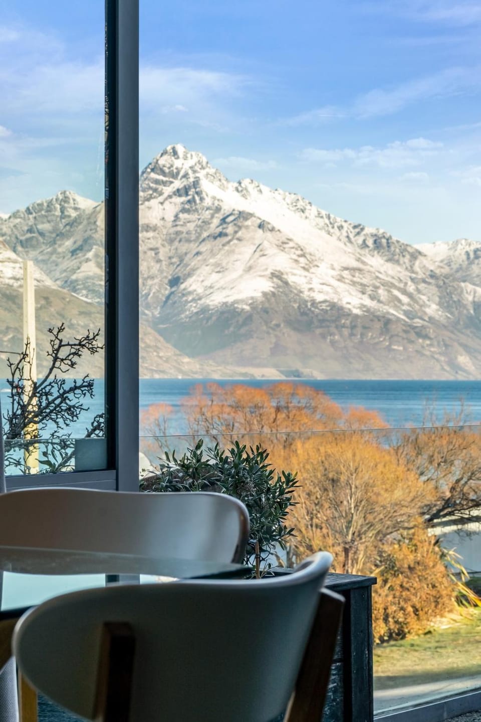 Dining area, Lake view, Mountain view