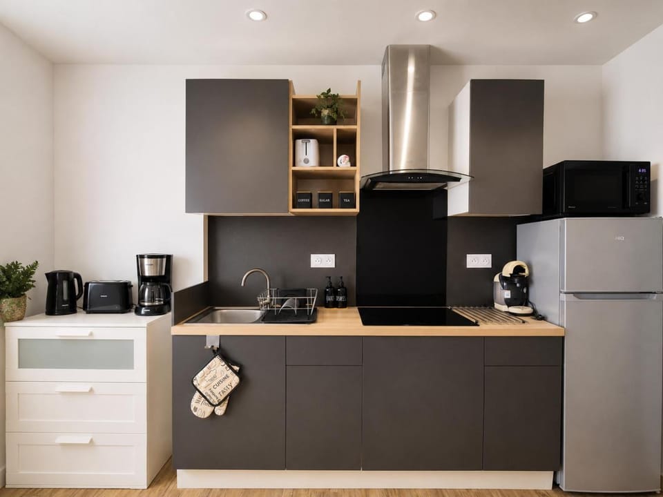 Coffee/tea facilities, Kitchen or kitchenette, oven, toaster