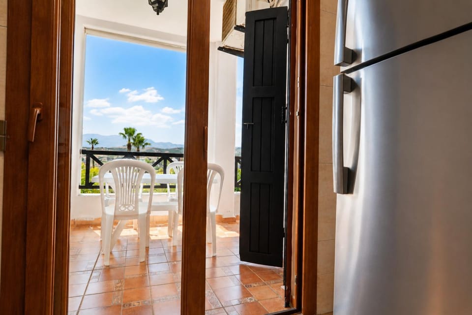 Appartement lumineux Terrasse & Vue Piscine Apartment in Tangier-Tétouan-Al Hoceima