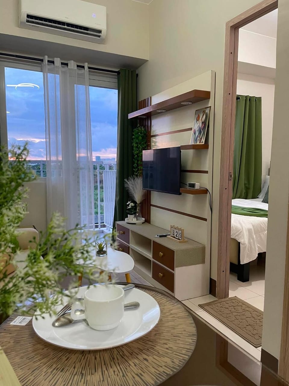 Bed, TV and multimedia, Living room, Bedroom