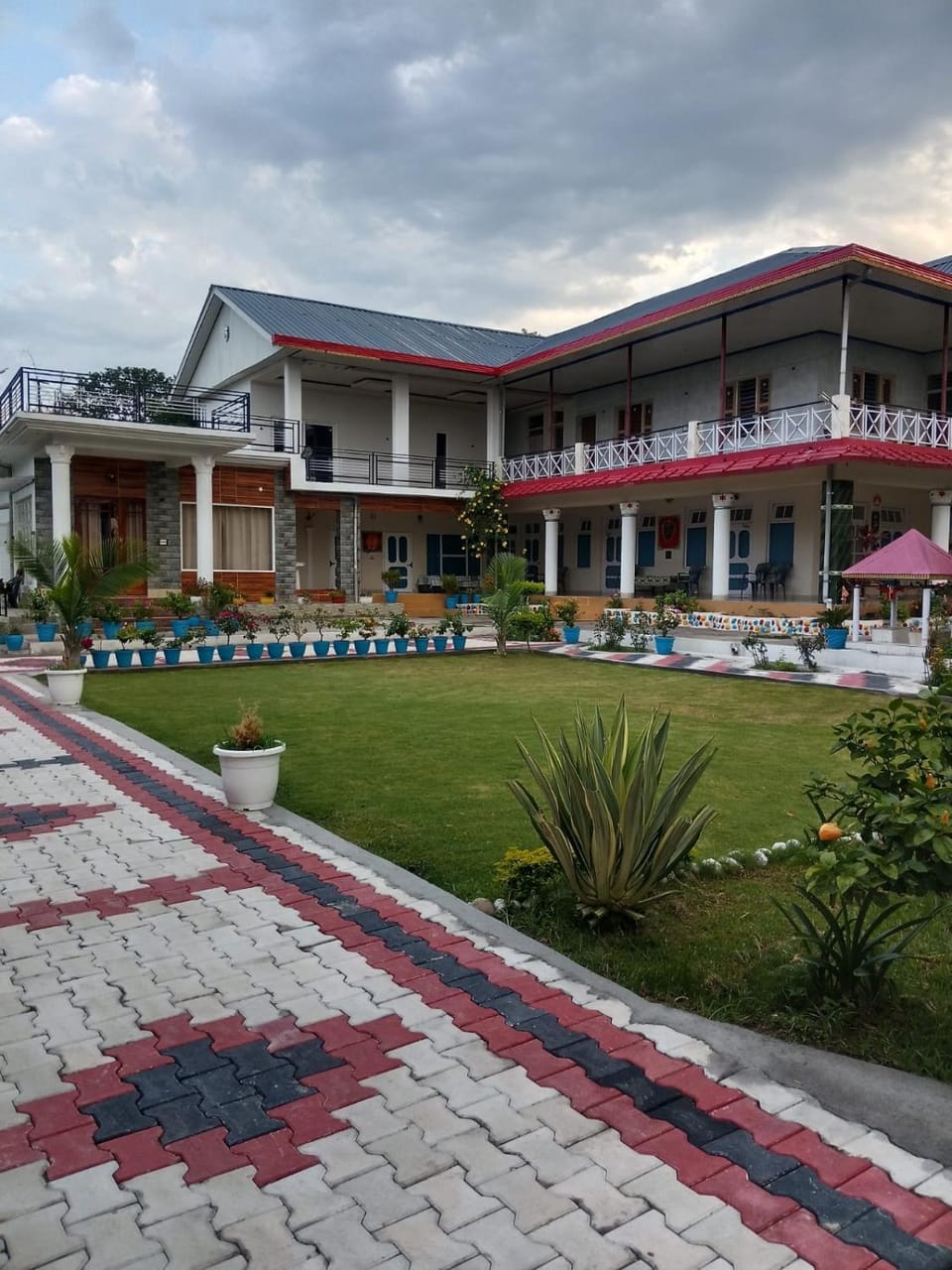 Divine Vibes Himalyan Home Stay Bed and Breakfast in Himachal Pradesh