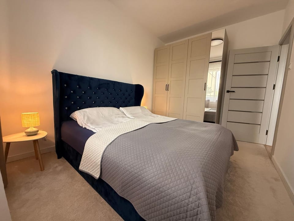 Bed, Photo of the whole room, Bedroom, wardrobe