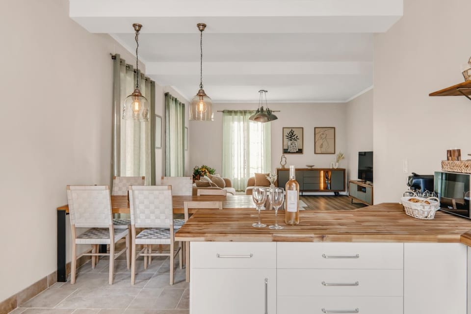 La Grande Terrasse Cannes 4 stars-4BR sleeps 8, 135 sqm apartment Apartment in Mougins