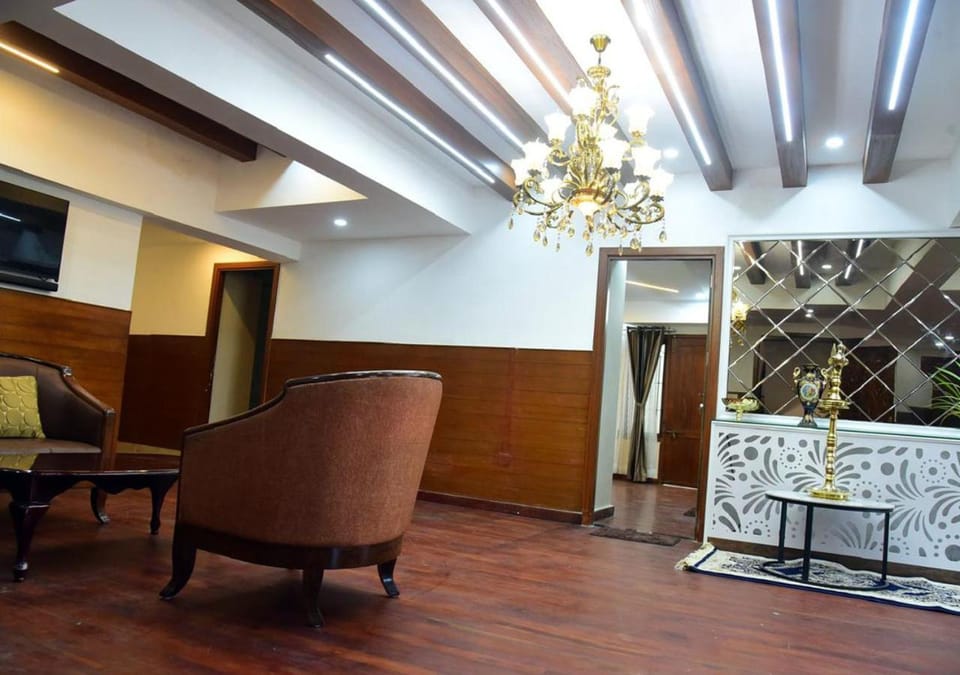 Communal lounge/ TV room