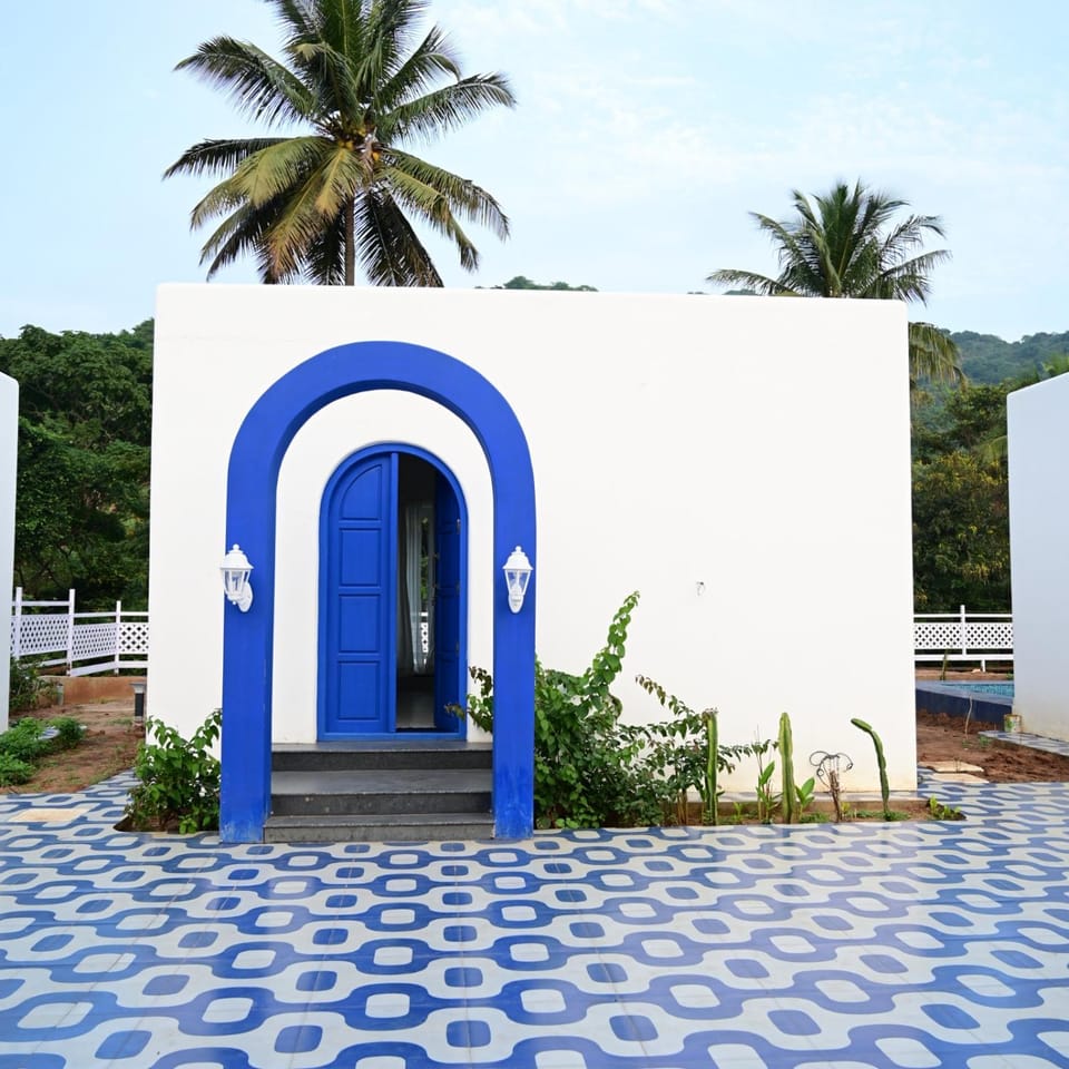 Property building, Restaurant/places to eat