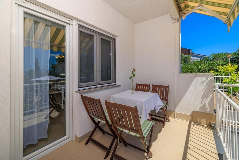 App Marta 100 m from the sea in nice part of Crikvenica Apartment in Crikvenica