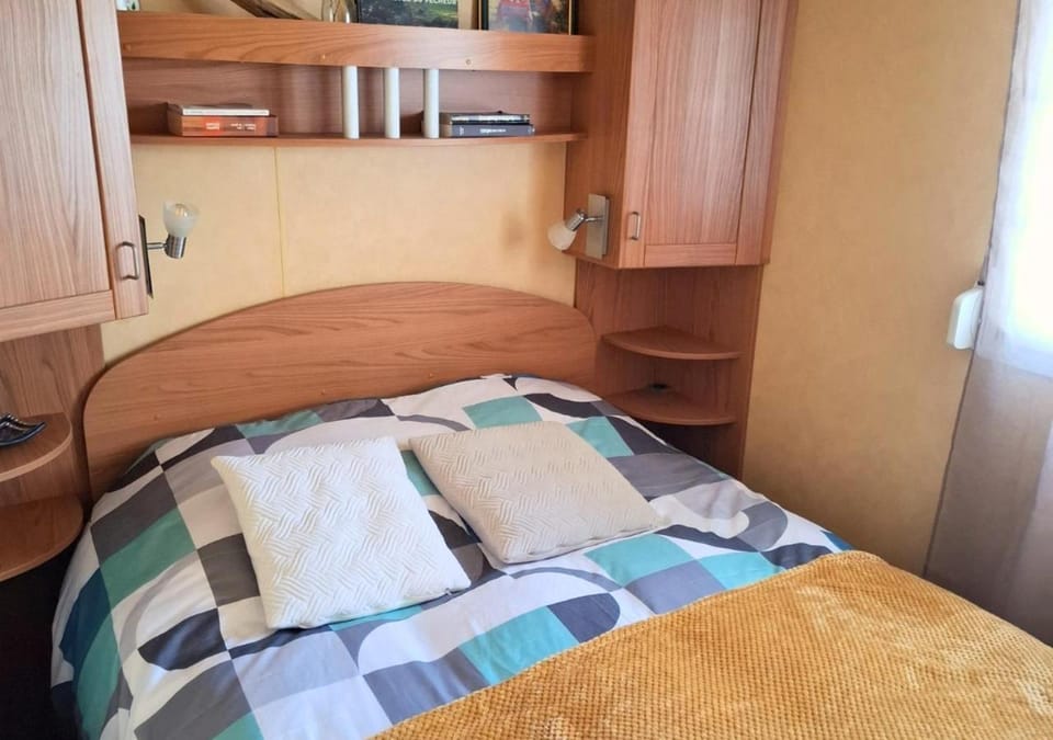 Mobil-Home 4 personnes proche des plages Campground/ 
RV Resort in Nouvelle-Aquitaine