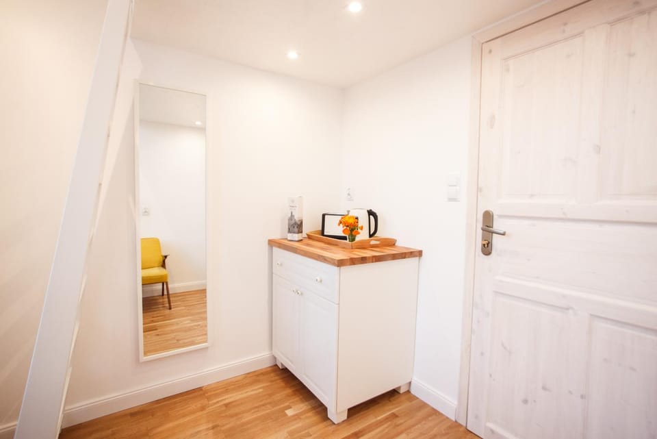 Tiny Tower Studio 6m2 with Private Bathroom in the Hall Apartment in Sopot
