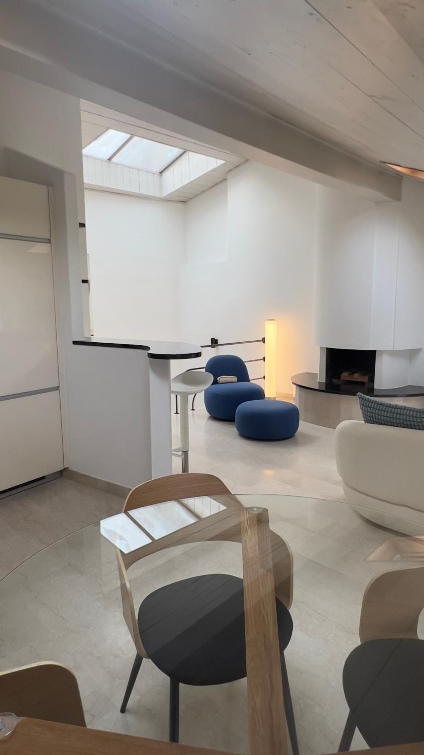 Lounge or bar