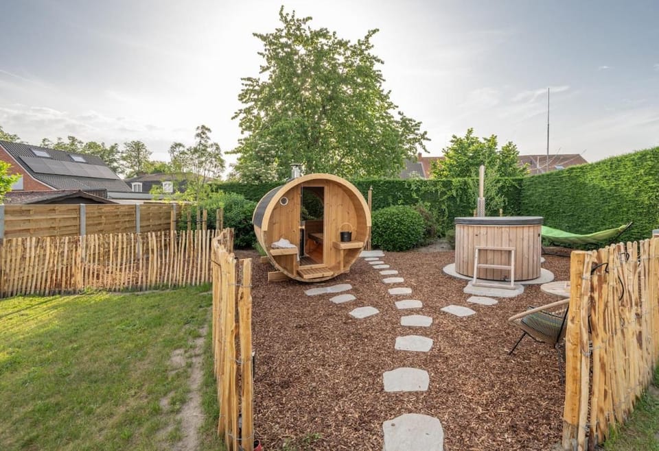 Garden, Spa and wellness centre/facilities