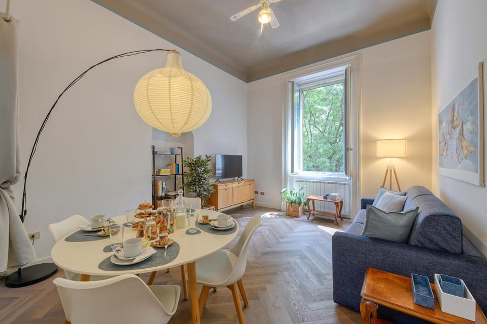 Living room, Dining area