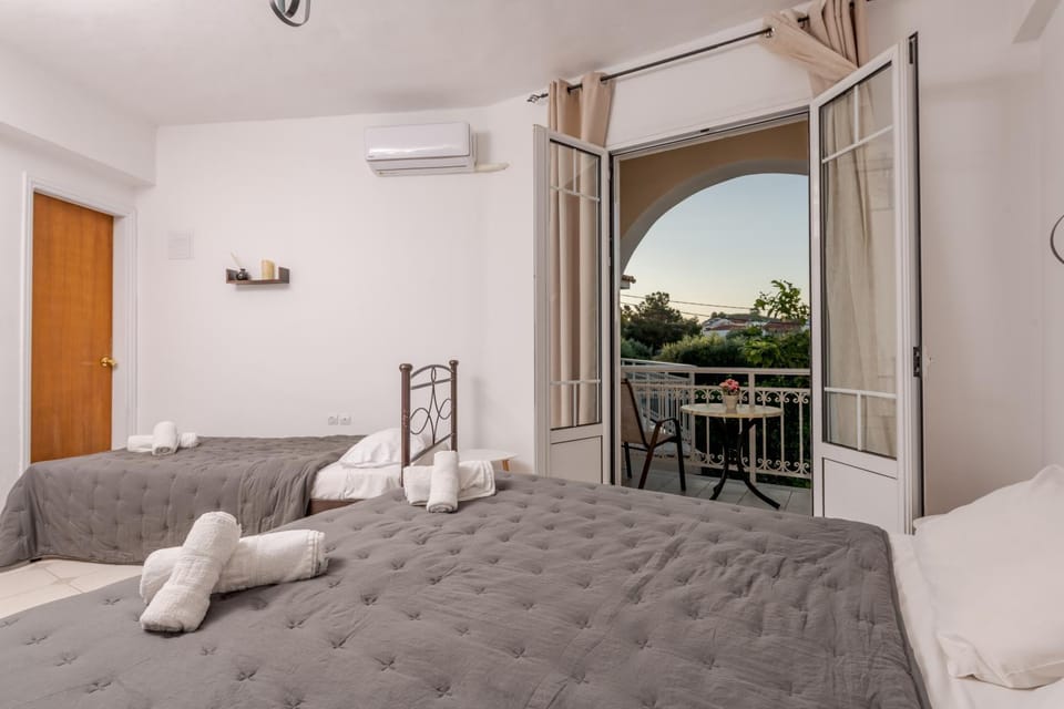 Bed, Balcony/Terrace, Photo of the whole room
