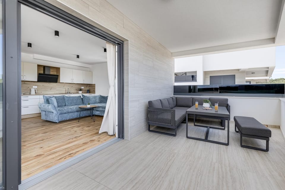 Balcony/Terrace, Living room