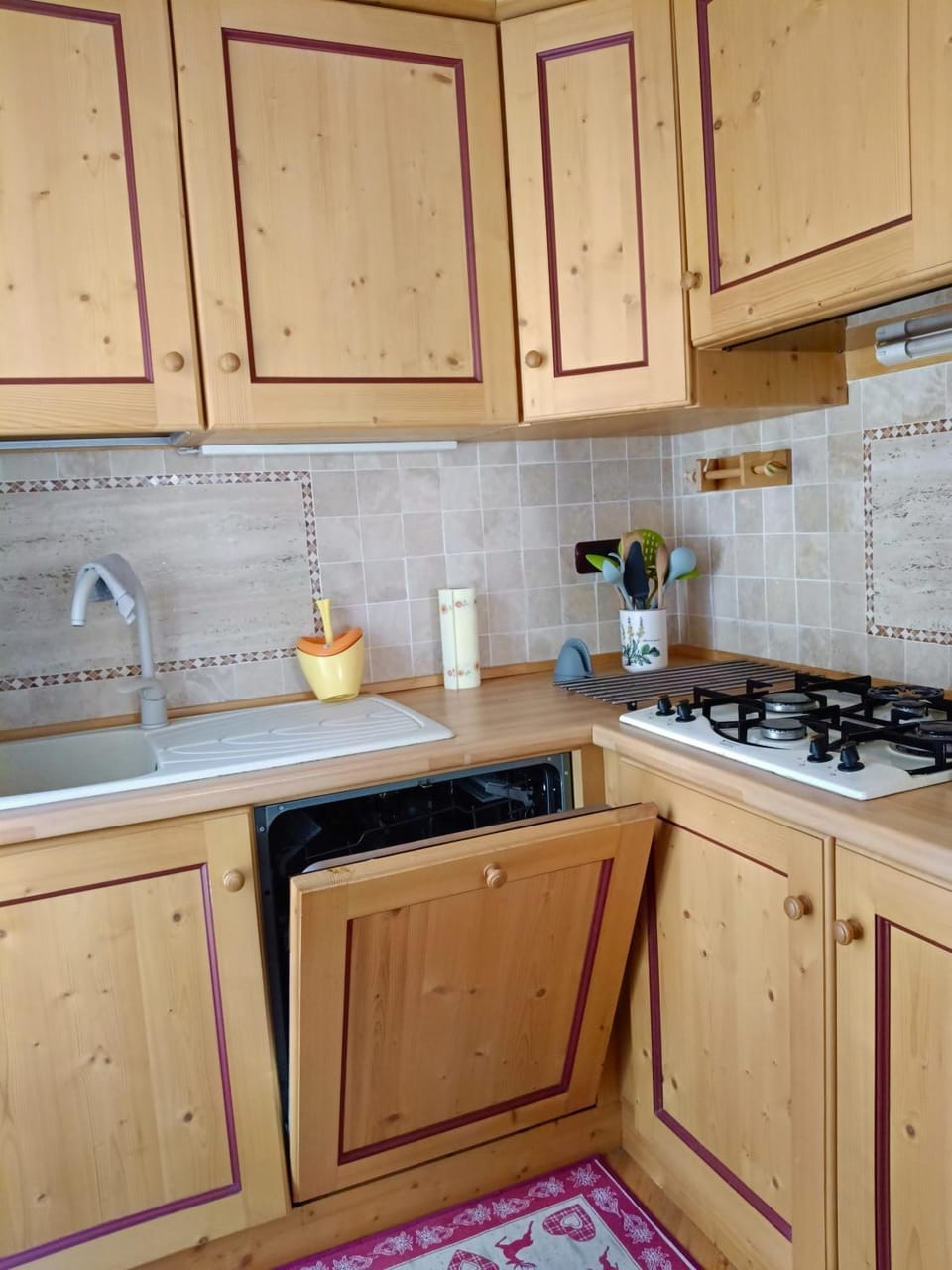 Kitchen or kitchenette, dishwasher, kitchen
