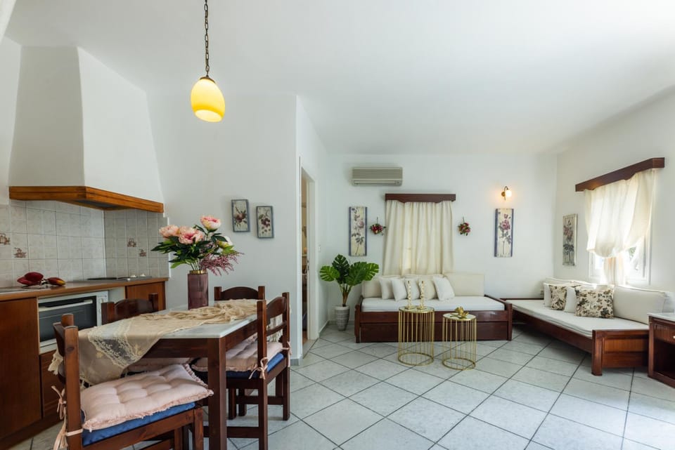 Sunrock Suites Apartment in Agios Prokopios