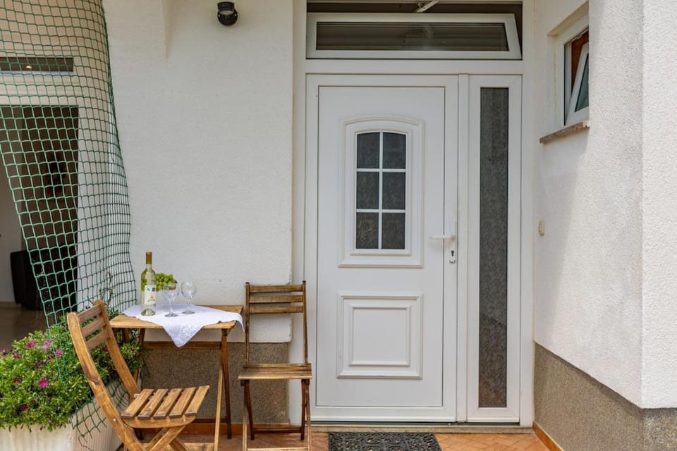 Studio Mirjana za 2 osobe, Kornić, otok Krk Apartment in Krk