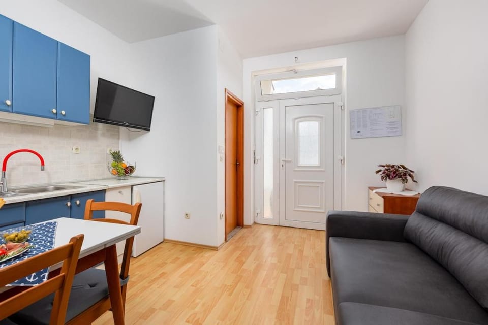Studio Mirjana za 2 osobe, Kornić, otok Krk Apartment in Krk