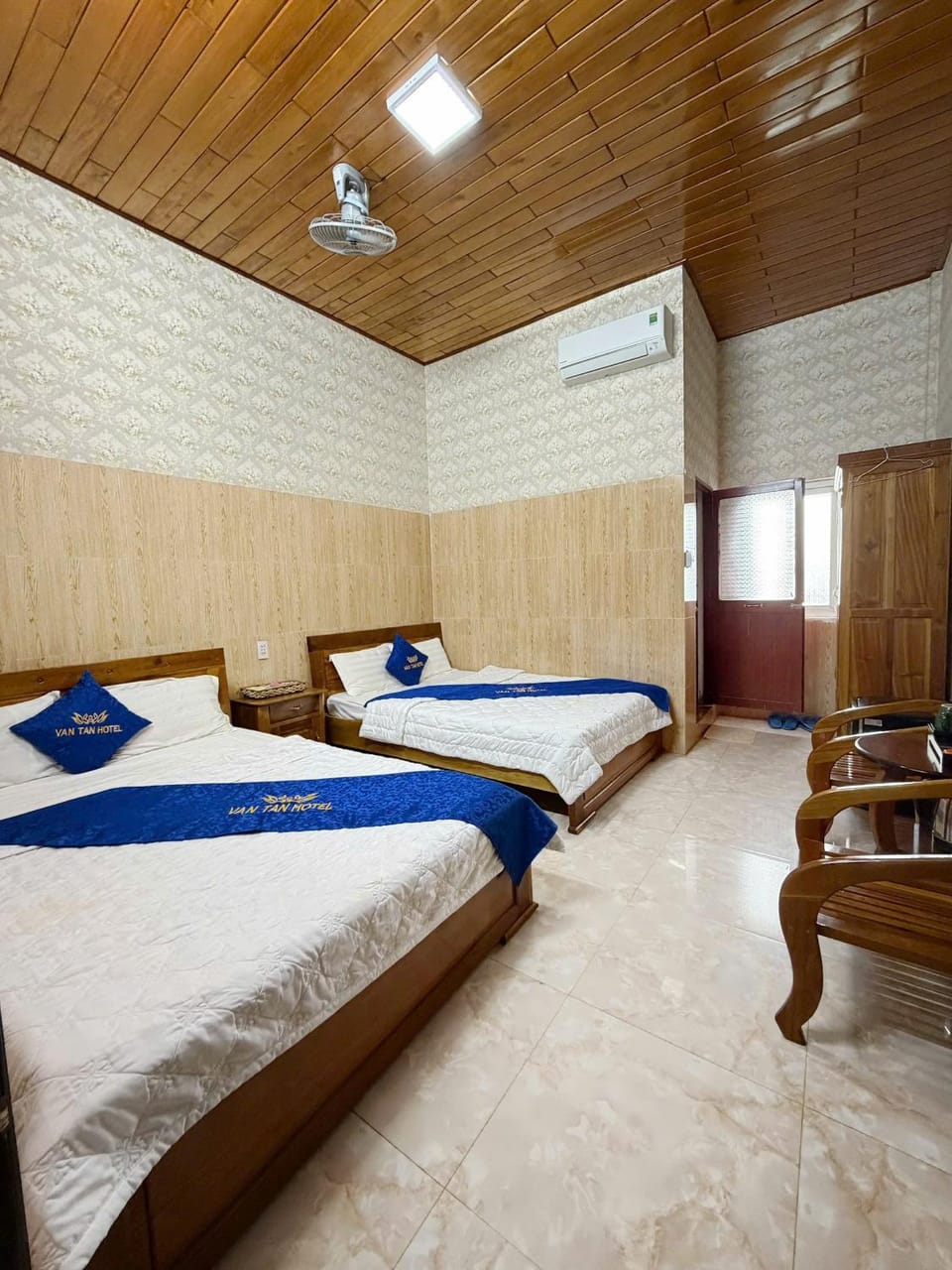 VÂN TÂN Hotel Nature lodge in Vietnam