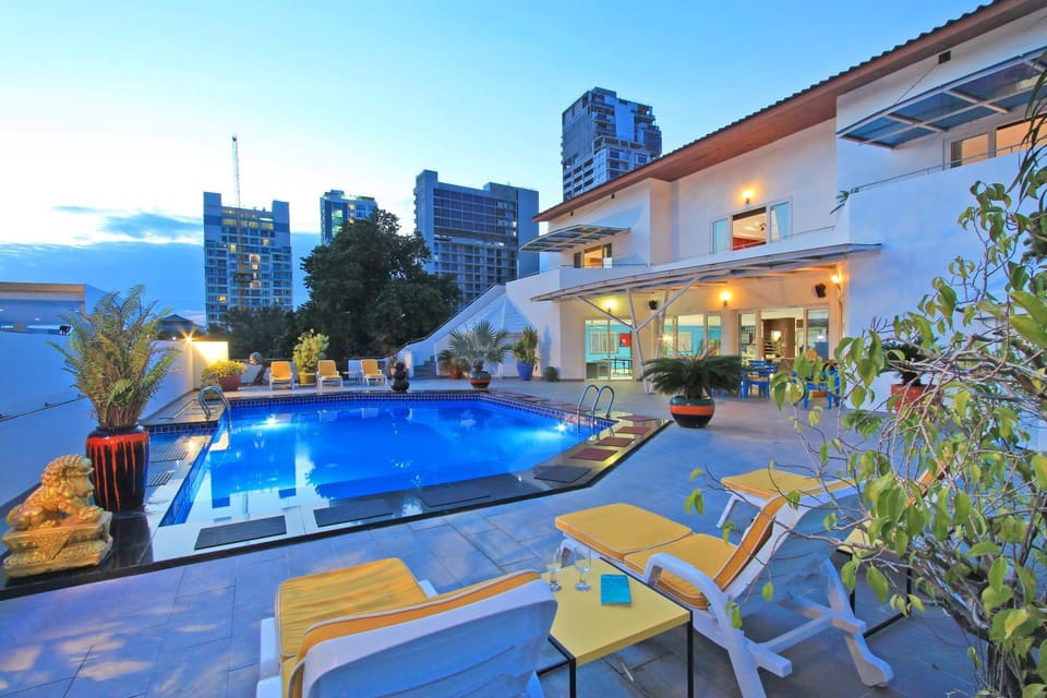 Patio, Nearby landmark, Balcony/Terrace, Swimming pool, Swimming pool