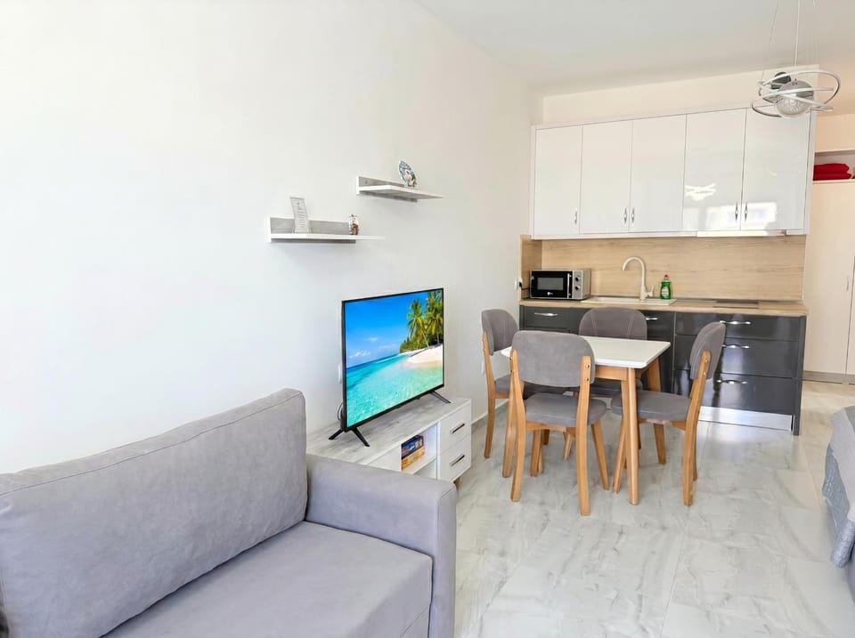 Communal lounge/ TV room, Living room