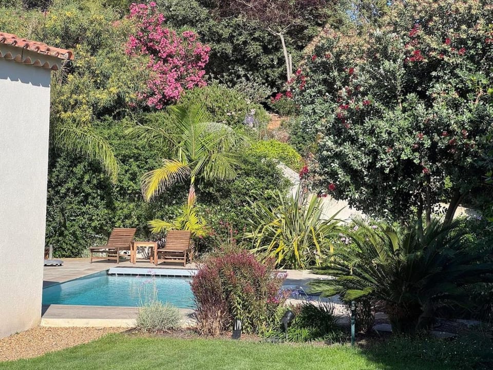 Villa 48, sea view and swimming pool Villa in La Croix-Valmer