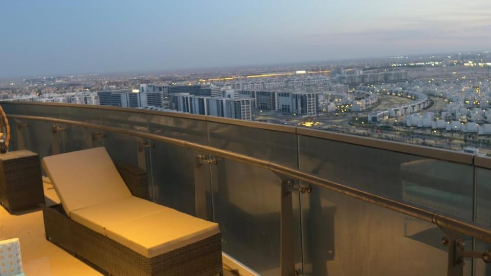 To get very nice view from 21 floor, sun, all the Apartment in Egypt