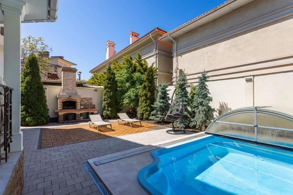 Garden, Balcony/Terrace, Swimming pool, sunbed
