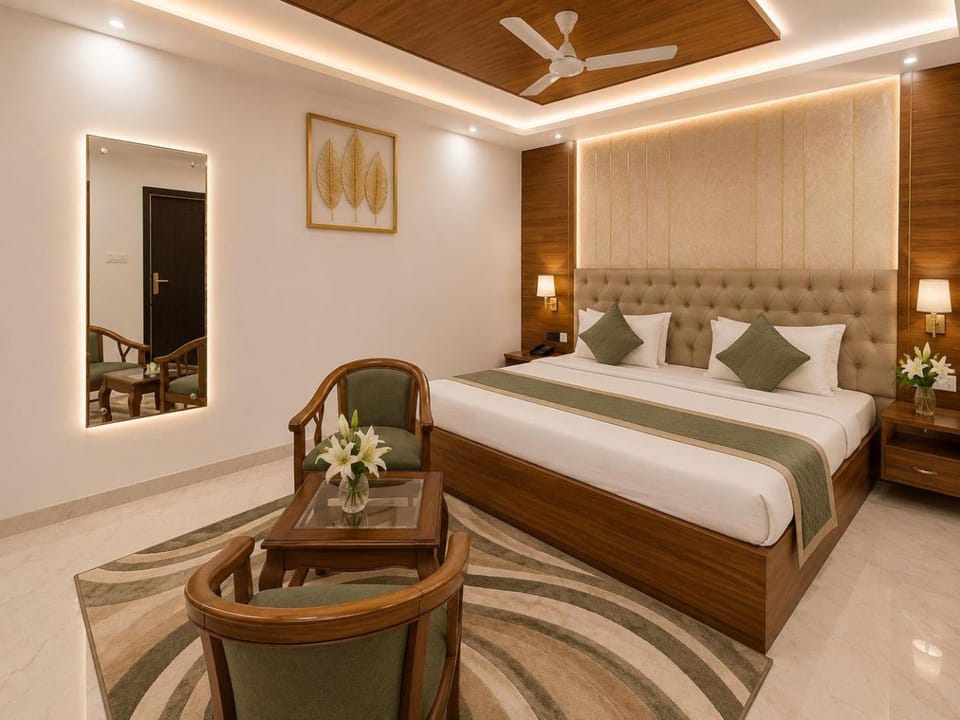 Property building, Bed, Living room, Photo of the whole room, Seating area, Bedroom, fireplace