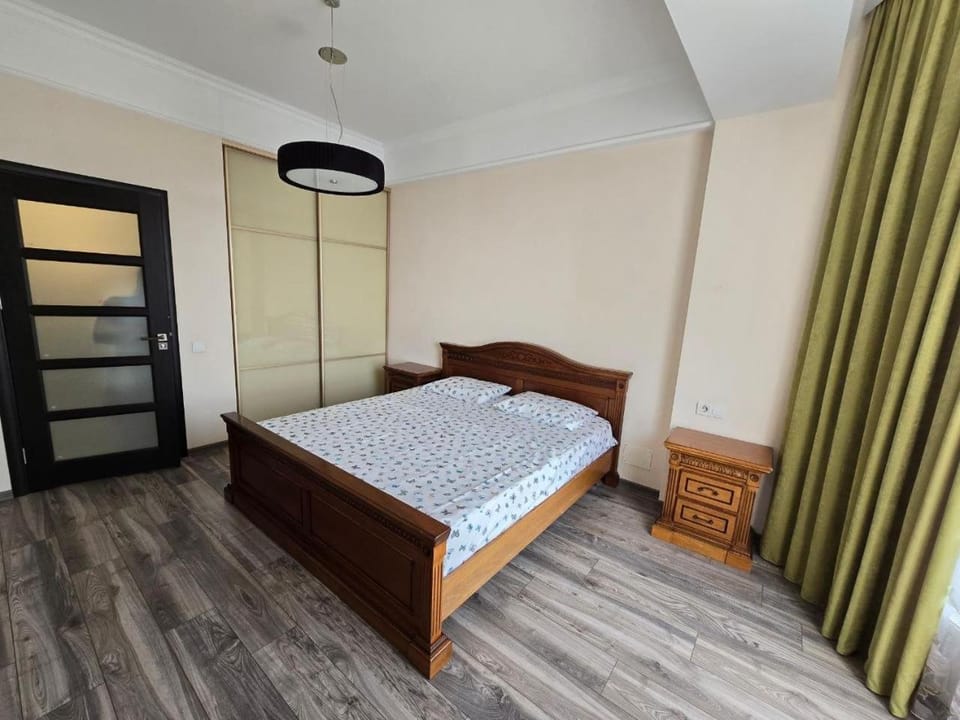 Комфортабельная квартира у озера в парке Долина роз Apartment in Chișinău
