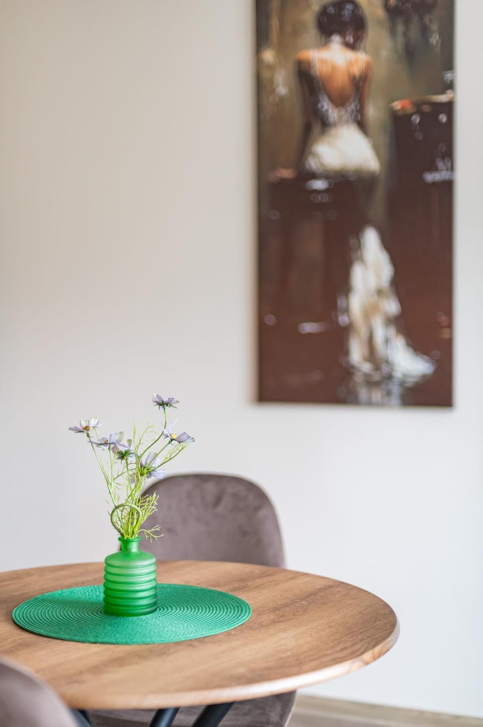 Living room, Decorative detail, Seating area, Dining area