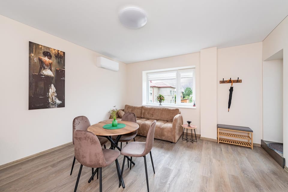 Living room, Seating area, Dining area, internet, air conditioner