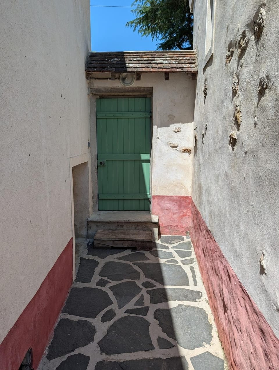 Facade/entrance