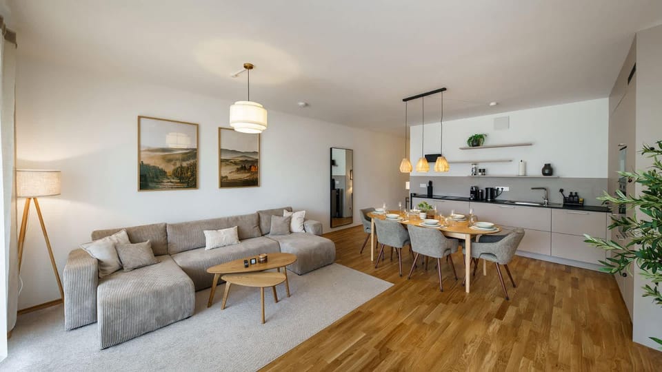 Kitchen or kitchenette, Living room, Seating area, Dining area