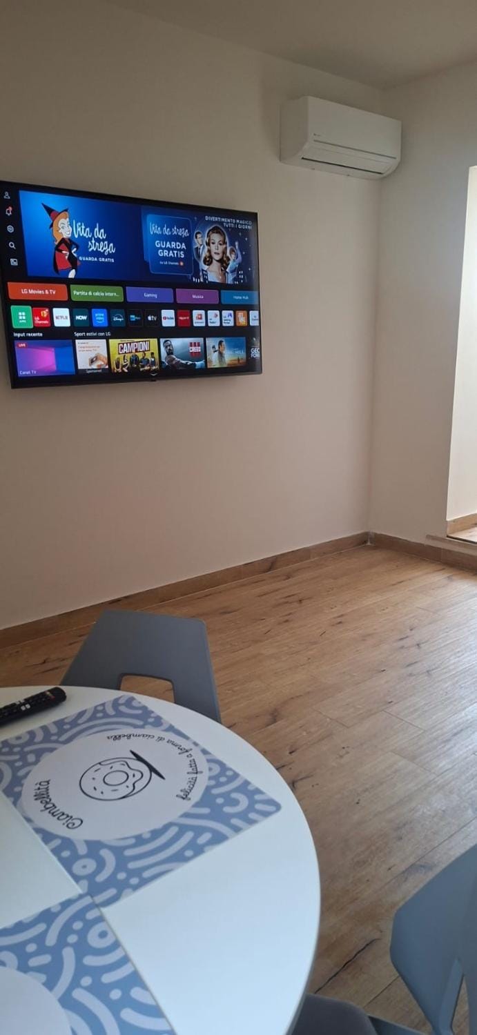 TV and multimedia, Living room, air conditioner